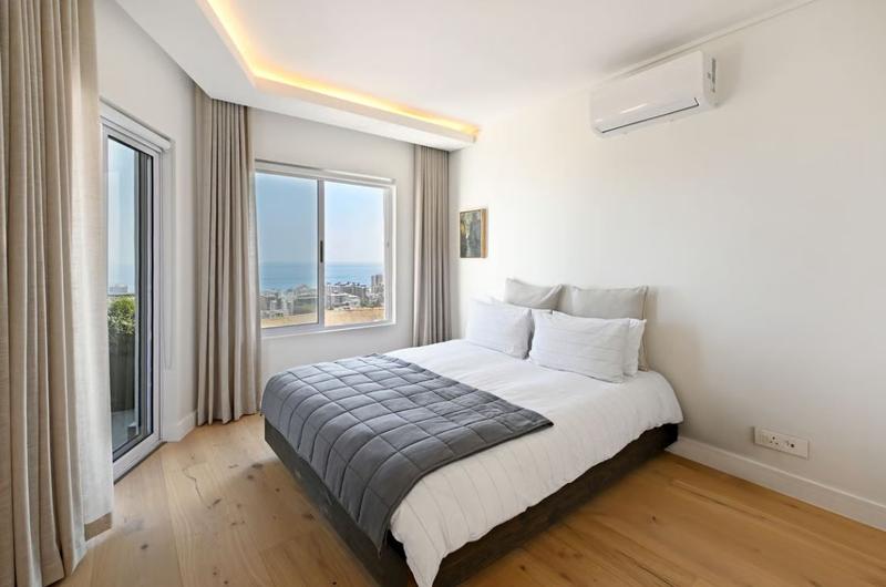 2 Bedroom Property for Sale in Sea Point Western Cape